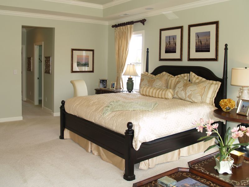 Elegant Bedroom Finish